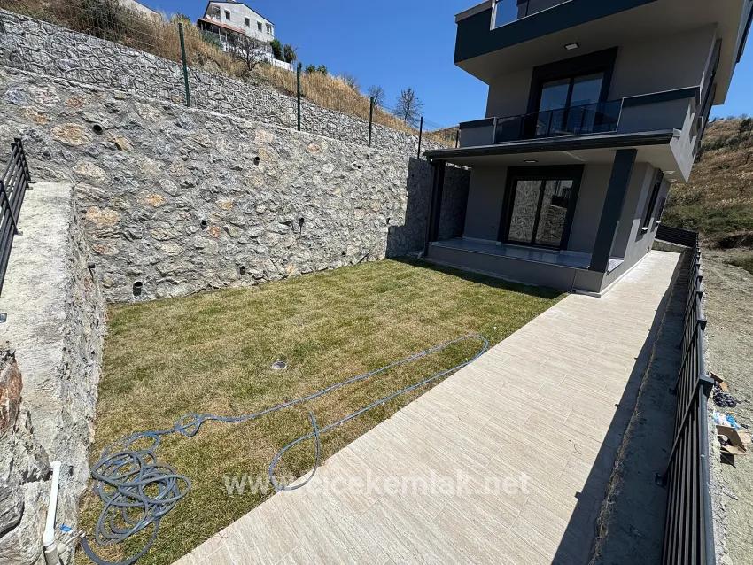 İzmir Seferihisar Atatürk Neighbourhood 3+1 Villa For Sale