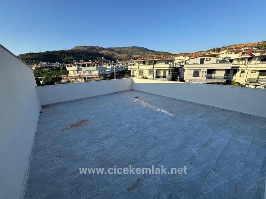 İzmir Seferihisar Ürkmez Centre In Swimming Pool Site 3+1 Villa For Sale