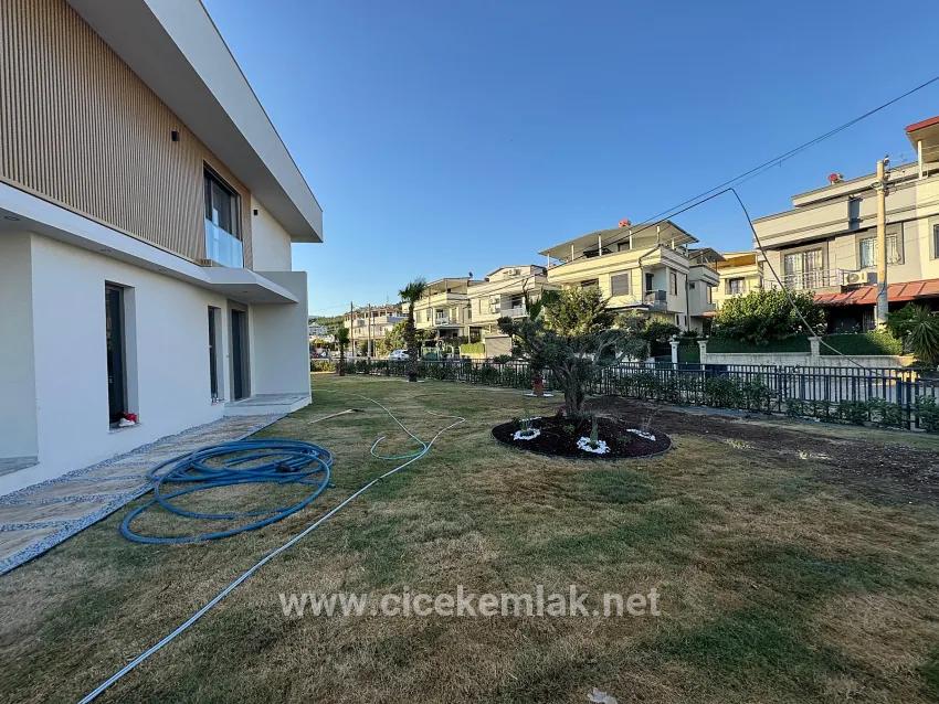 Izmir Seferihisar Urkmez Centre In 3+1 Pool Villa For Sale