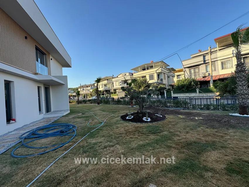 Izmir Seferihisar Urkmez Centre In 3+1 Pool Villa For Sale