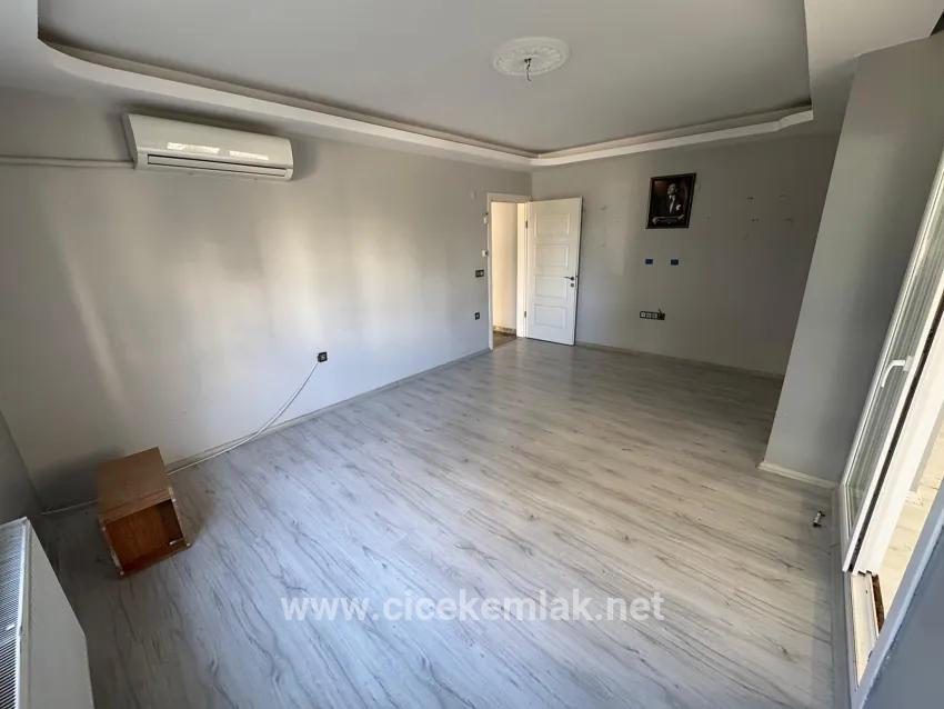 İzmir Seferihisar Çolakibrahim Bey Neighbourhood For Sale 3+1 Flat