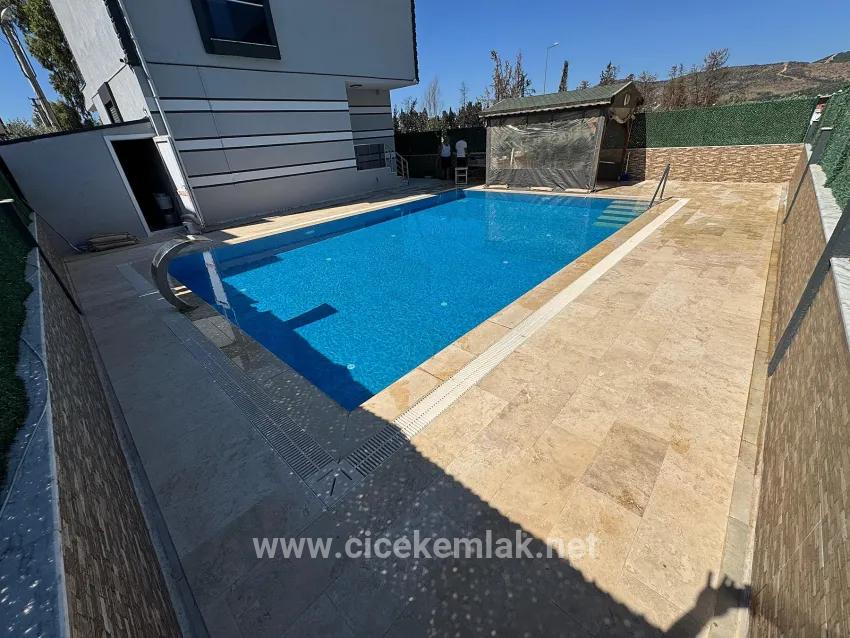 İzmir Seferihisar Doğanbey'de For Sale Pool 3+1 Villa