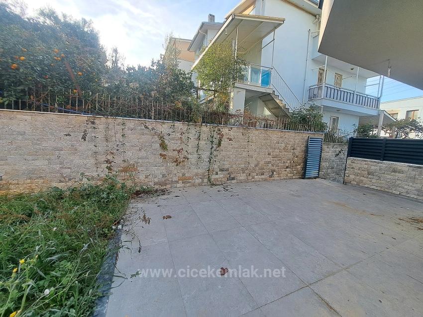 2+1 Villa For Sale In Izmir Seferihisar Ürkmez