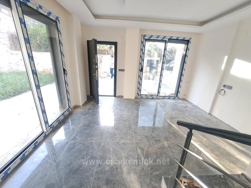 2+1 Villa For Sale In Izmir Seferihisar Ürkmez