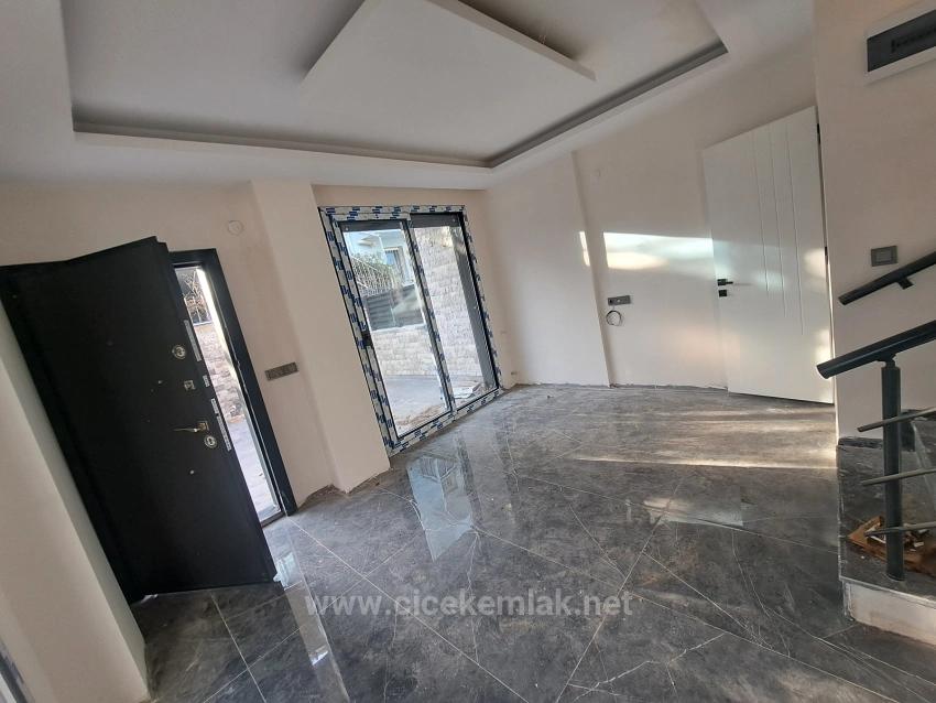 2+1 Villa For Sale In Izmir Seferihisar Ürkmez