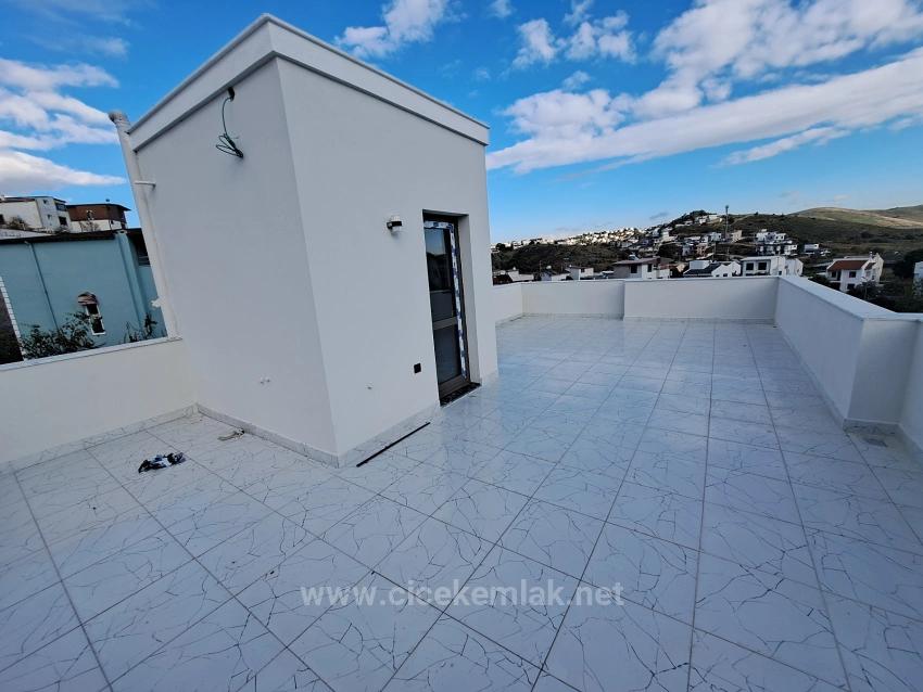 3+1 Villa For Sale In Izmir Seferihisar Akarca