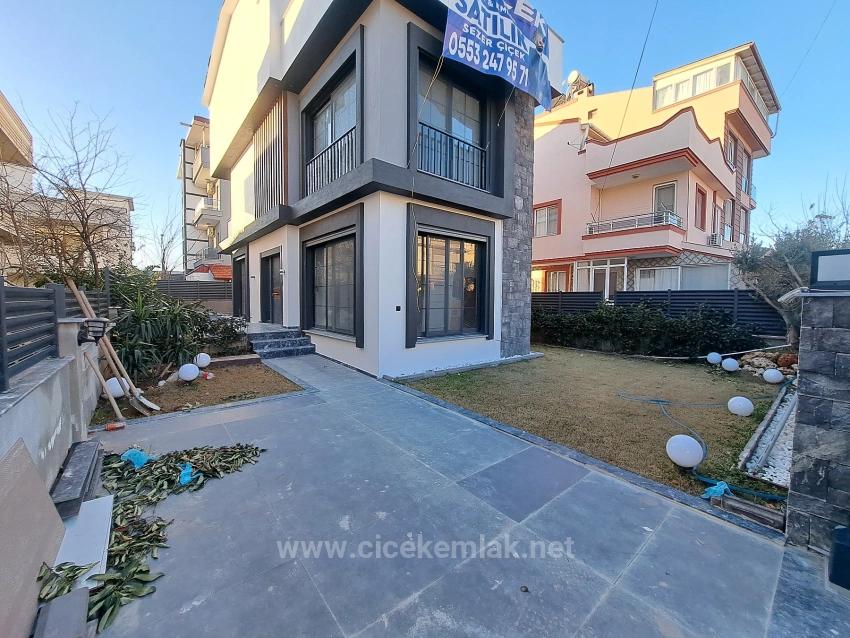 3+1 Villa With Pool For Sale In Gümüldür, Menderes, İzmir
