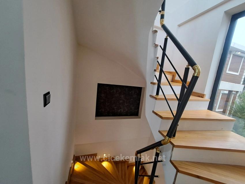 3+1 Villa For Sale In Izmir Seferihisar Doganbey