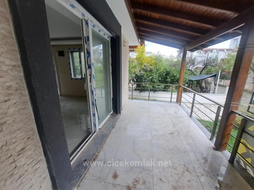 3+1 Villa For Sale In Doğanbey, Seferihisar, İzmir
