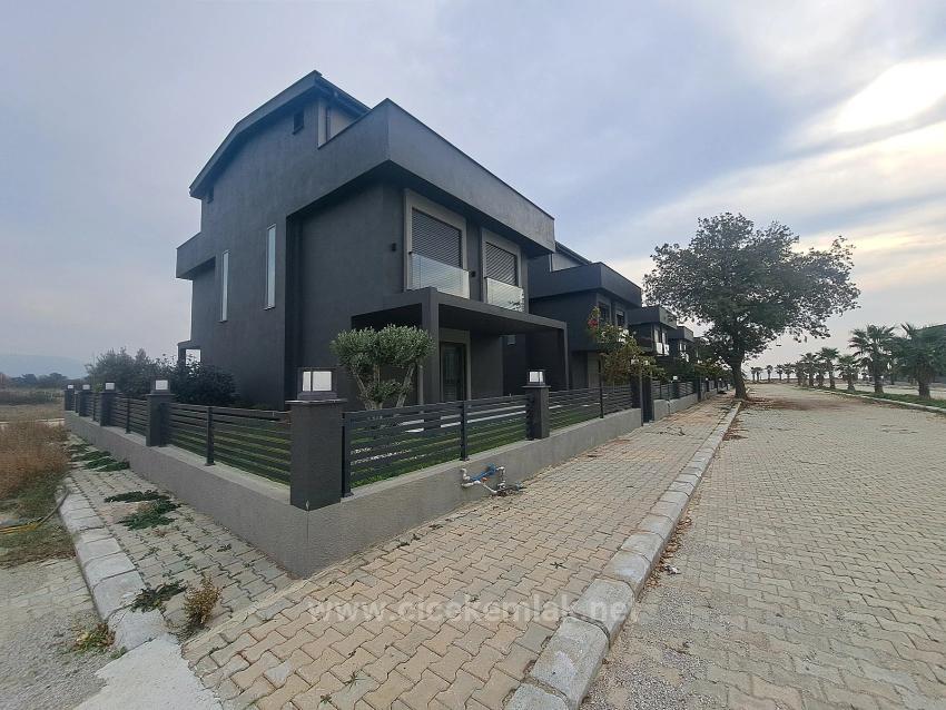 3+1 Villa For Sale In Doğanbey, Seferihisar, İzmir