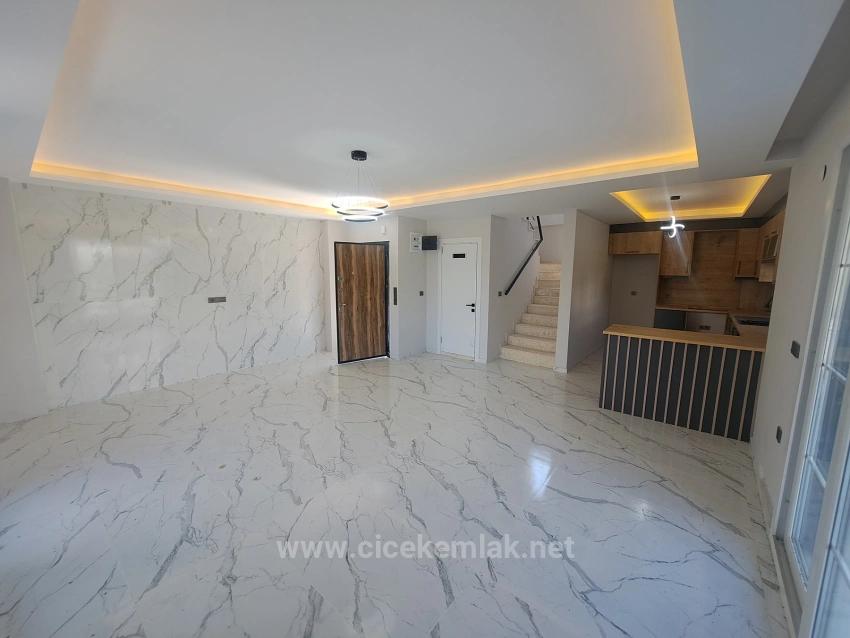 3+1 Villa For Sale In Doğanbey, Seferihisar, İzmir