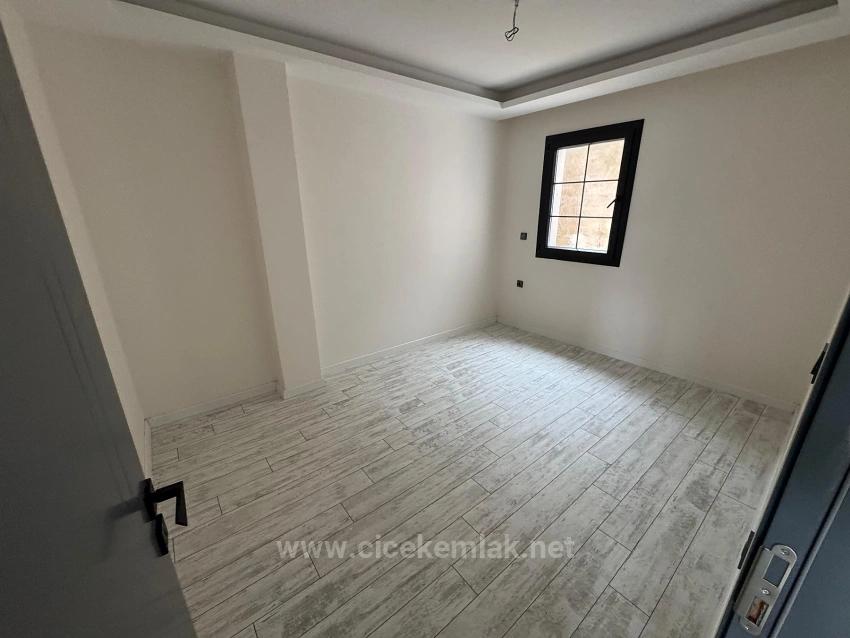 Izmir Seferihisar Ürkmez 1+1 Flat 70M From The Sea