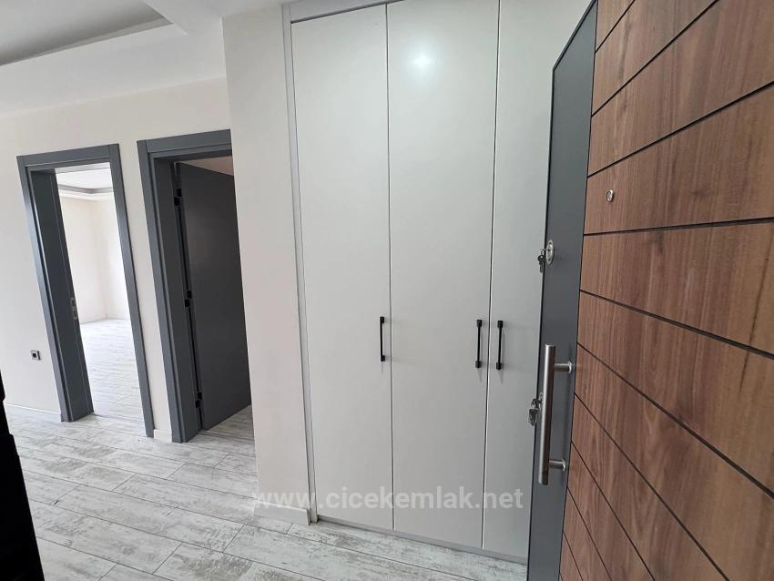 Izmir Seferihisar Ürkmez 1+1 Flat 70M From The Sea