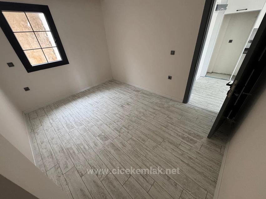 Izmir Seferihisar Ürkmez 1+1 Flat 70M From The Sea