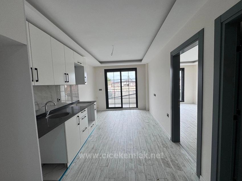 Izmir Seferihisar Ürkmez 1+1 Flat 70M From The Sea