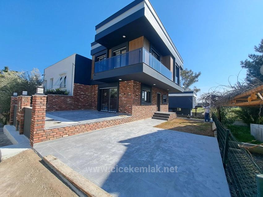3+1 Villa For Sale In İzmir Seferihisar Doğanbey