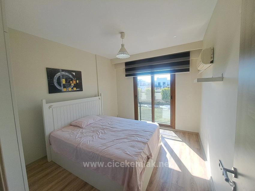 1+1 Apartment For Sale In A Complex With A Swimming Pool In Doğanbey, Seferihisar, İzmir