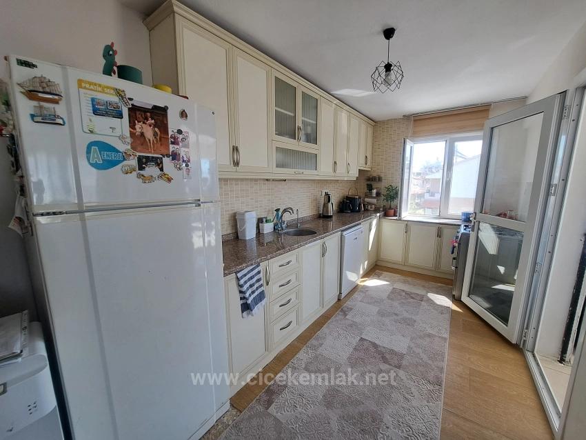 2+1 Flat For Sale In Izmir Menderes Gumuldur 50 Meters From The Sea