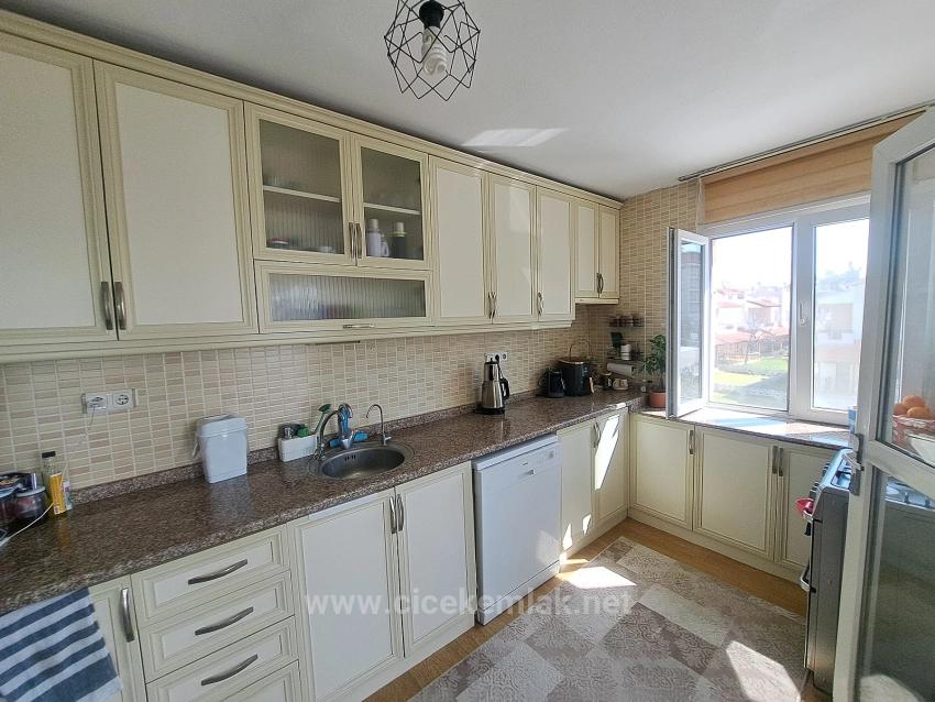 2+1 Flat For Sale In Izmir Menderes Gumuldur 50 Meters From The Sea