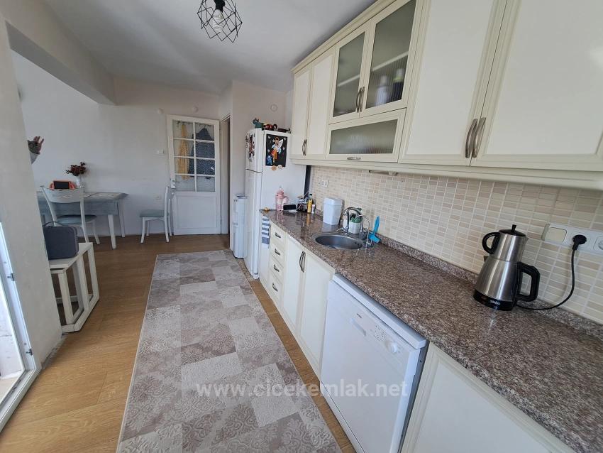 2+1 Flat For Sale In Izmir Menderes Gumuldur 50 Meters From The Sea