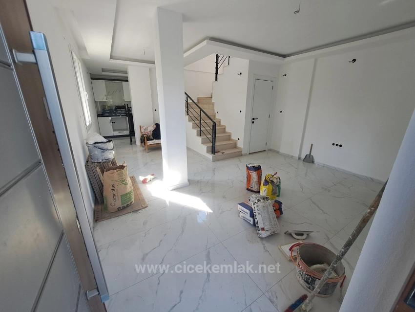 2+1 Villa For Sale In İzmir Seferihisar Doğanbey