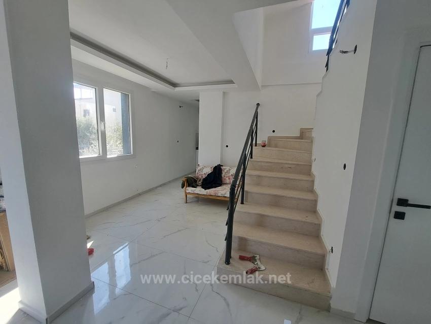 2+1 Villa For Sale In İzmir Seferihisar Doğanbey