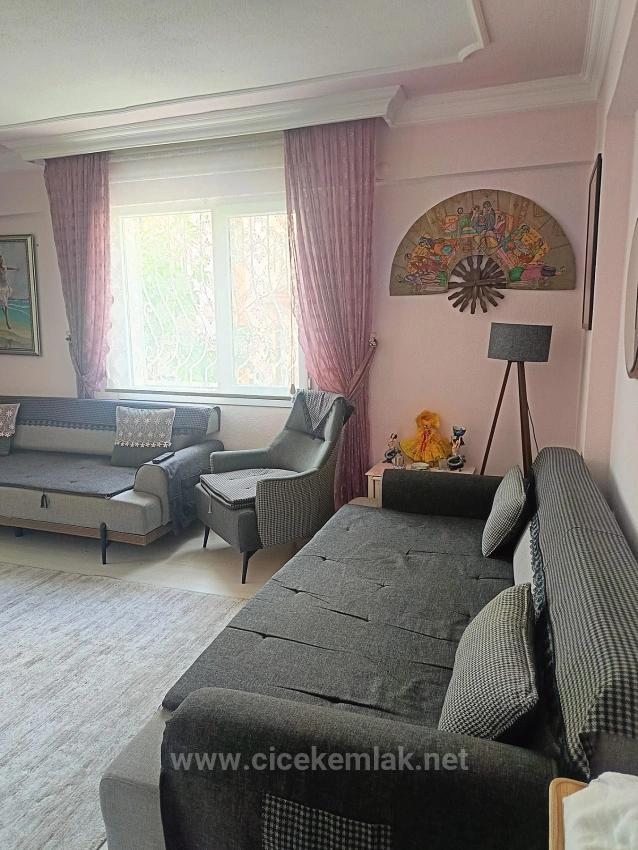 2+1 Apartment With Garden For Sale In Izmir Seferihisar Ürkmez Center