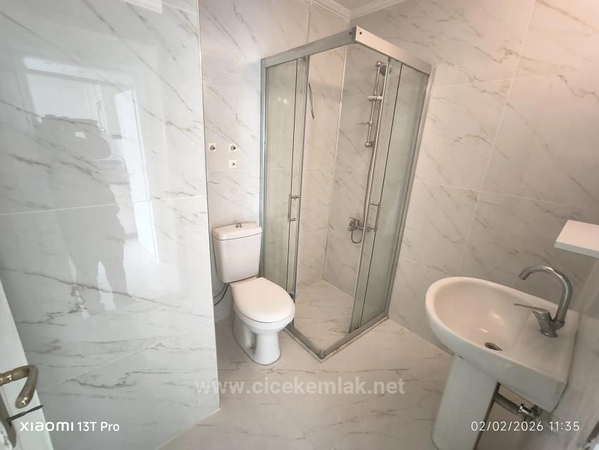 2+1 Apartment For Sale In Ürkmez Center, Seferihisar, İzmir, Just 150 Meters From The Sea.