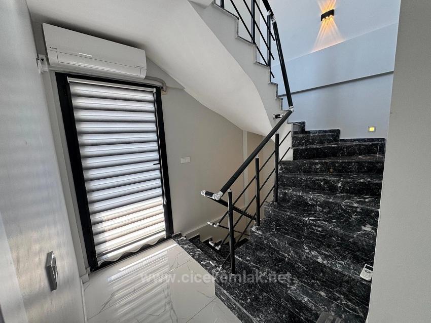 4+2 Villa For Sale In Doğanbey, Seferihisar, İzmir