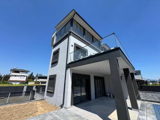3+1 Villa With Pool For Sale In Doğanbey, Seferihisar, İzmir
