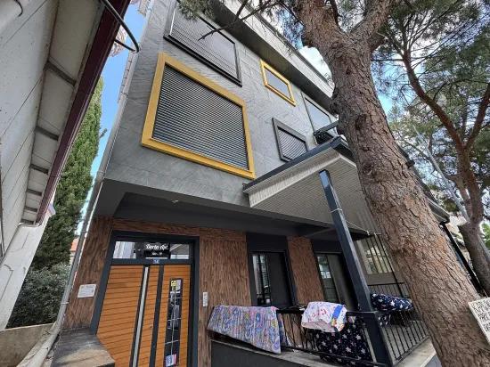 İzmir Seferihisar Ürkmez Centre In 2+1 Flat For Sale