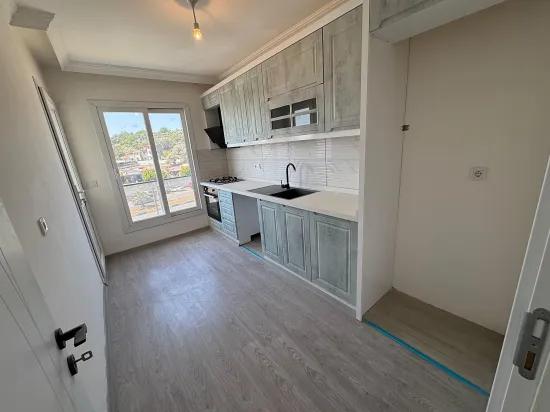 İzmir Seferihisar Ürkmez Centre For Sale 4+1 Lift-equipped Flat