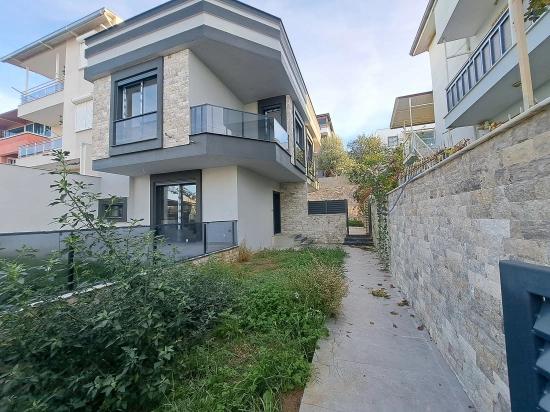 2+1 Villa For Sale In Izmir Seferihisar Ürkmez