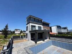 3+1 Bedroom Villa For Sale in Cumhuriyet Nbh. Seferihisar Doğanbey - 190 m²