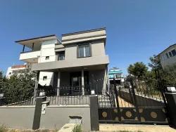3+1 Bedroom Villa For sale in Cumhuriyet Nbh. Seferihisar Doğanbey - 240 m²