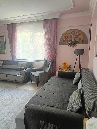 Квартира 2+1 С Садом На Продажу В Измире, Сеферихисар, Центр Юрмез