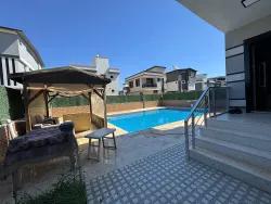 Для продажи Вилла 3+1 в Cumhuriyet Seferihisar Doğanbey - 300 m²