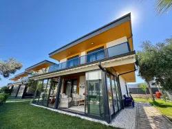 Для продажи Вилла 3+1 в Cumhuriyet Seferihisar Doğanbey - 280 m²