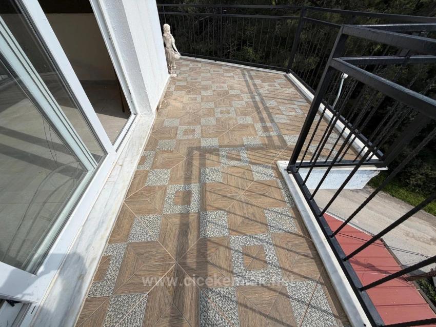 İzmir Menderes Özdere De Satılık 3+1 Triblex Daire