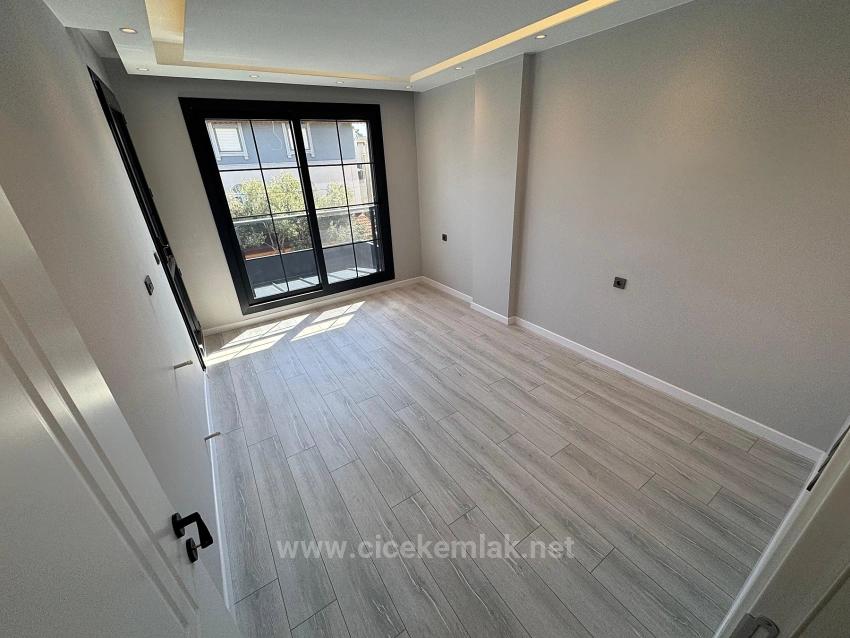 İzmir Seferihisar Ürkmez De Denize Sadece 40 Metre Satılık 3+1 Villa