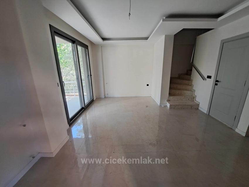 İzmir Seferihisar Doğanbey De Satılık 2+1 Villa