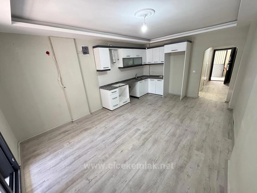 İzmir Seferihisar Ürkmez De Satılık 1+1 Daire Denize 60 Metre