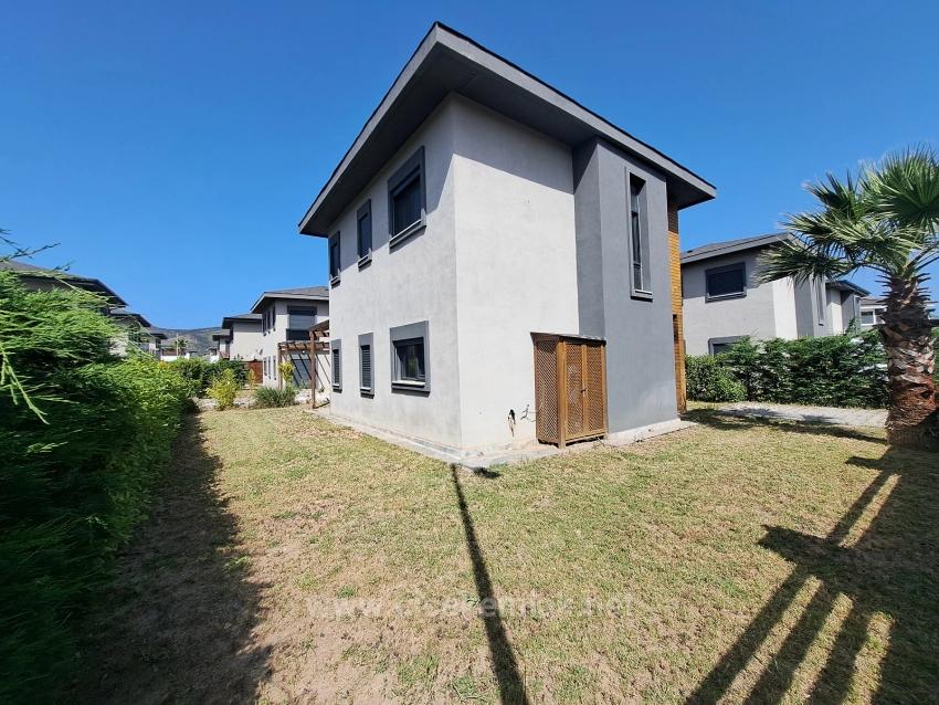 İzmir Seferihisar Doğanbey De Satılık 3+1 Villa