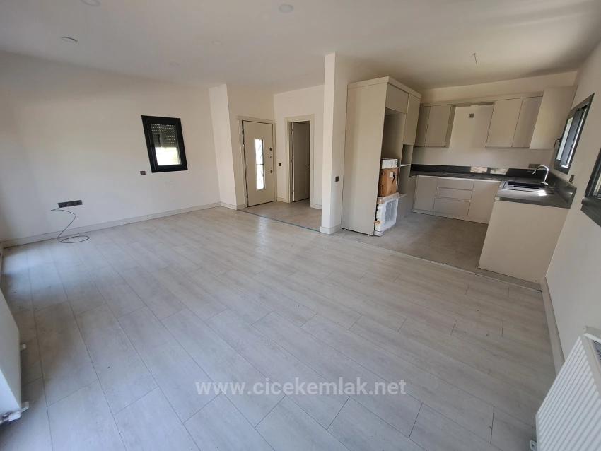 İzmir Seferihisar Doğanbey De Satılık 3+1 Villa