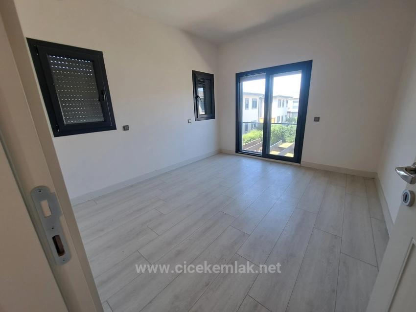İzmir Seferihisar Doğanbey De Satılık 3+1 Villa