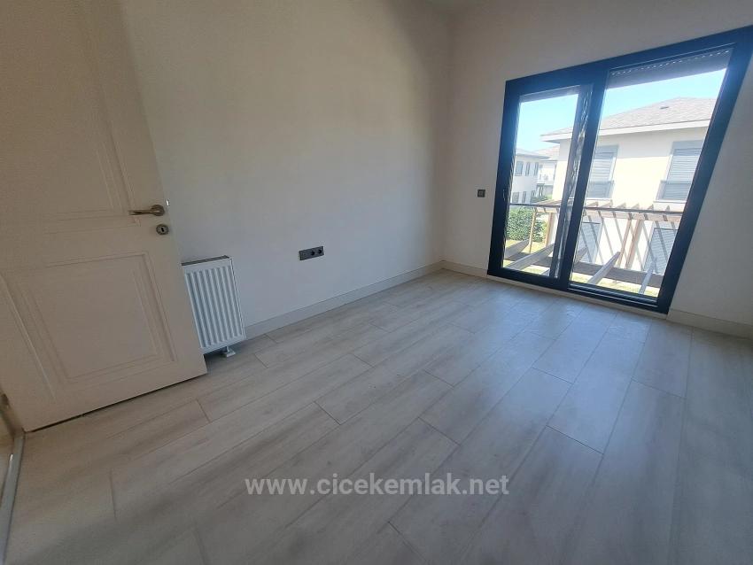 İzmir Seferihisar Doğanbey De Satılık 3+1 Villa