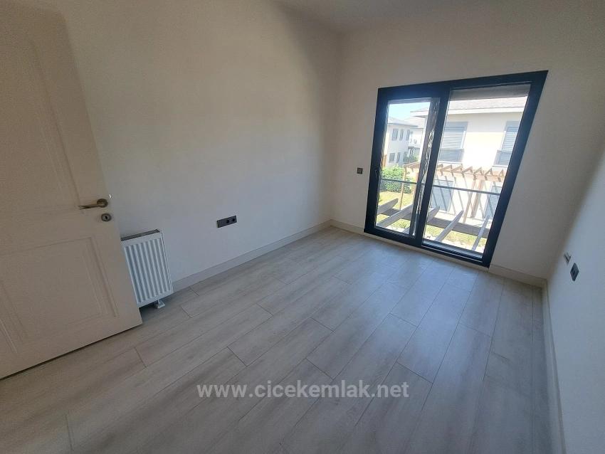 İzmir Seferihisar Doğanbey De Satılık 3+1 Villa