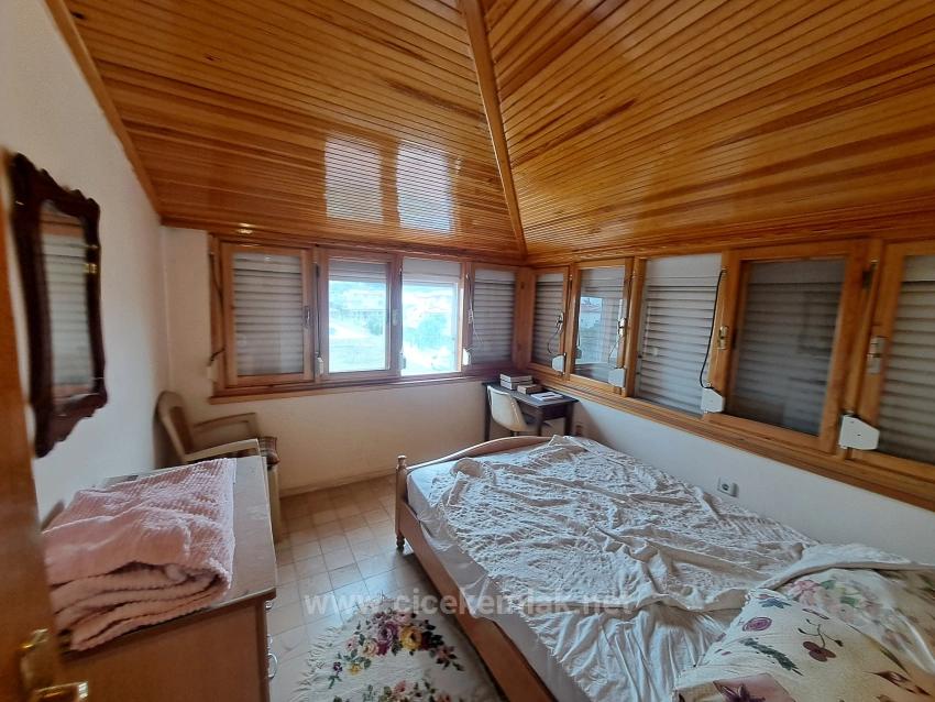 İzmir Seferihisar Doğanbey De Satılık 4+1 Havuzlu Site İcerisinde Villa