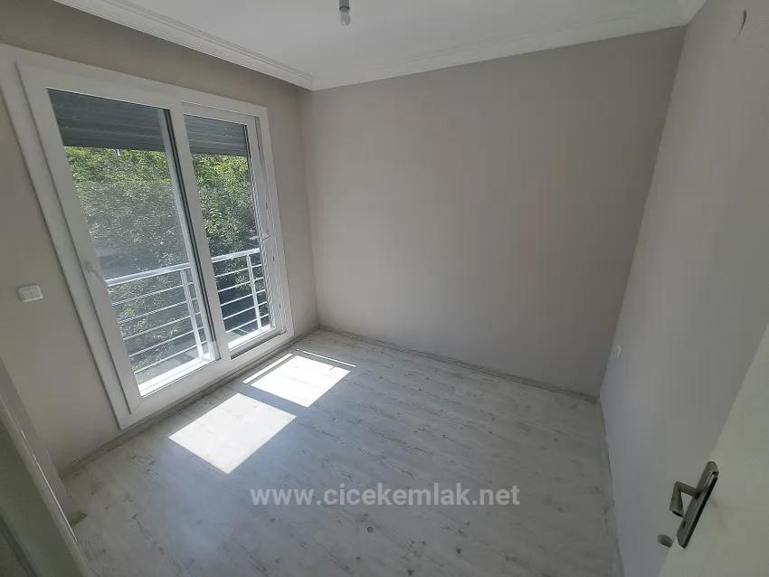 İzmir Seferihisar Ürkmez Merkez De Satılık 2+1 Daire