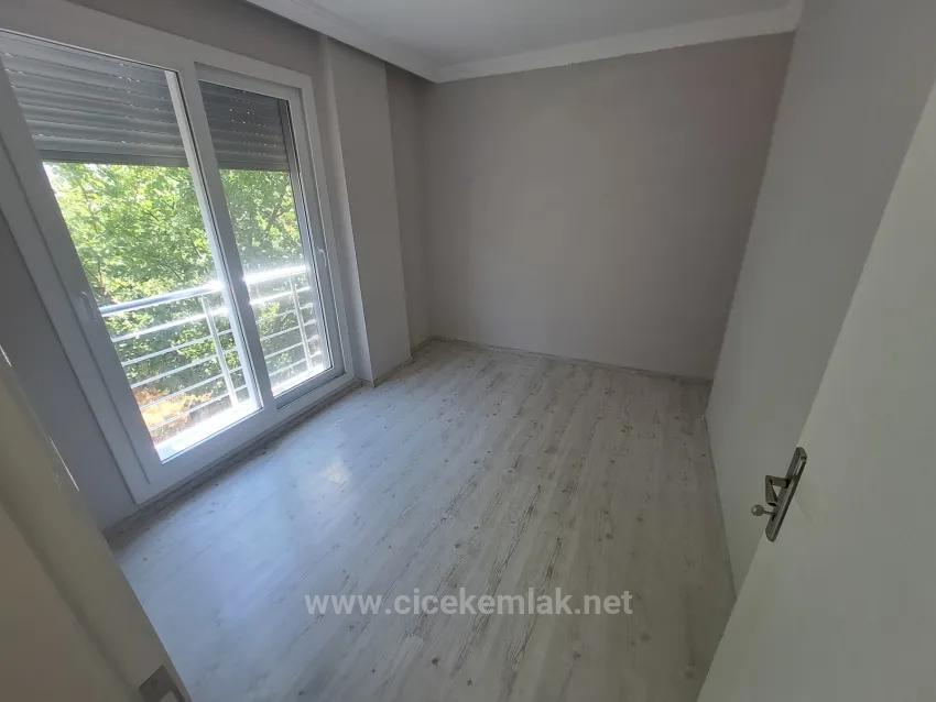 İzmir Seferihisar Ürkmez Merkez De Satılık 2+1 Daire